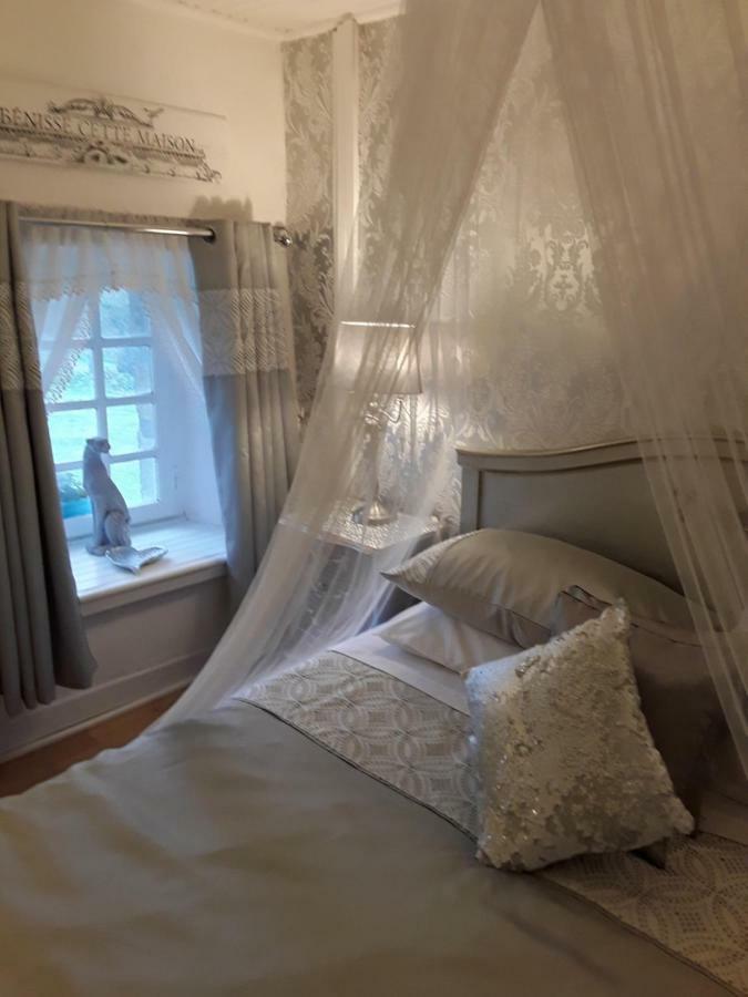 Bed and Breakfast Moulin De La Civiere Kergrist-Moelou Exterior foto